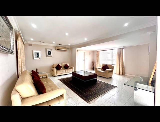 4 BEDROOM HOUSE FOR SALE IN RESERVOIR HILLS